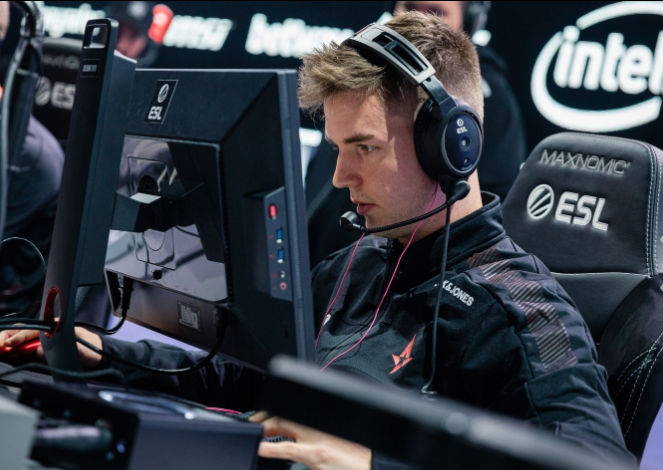 防线形成致 防线形成致