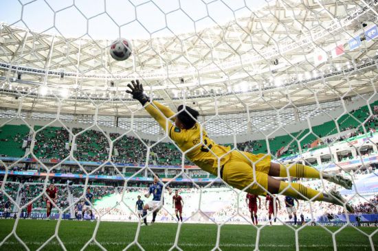 而B席通过 而B席通过