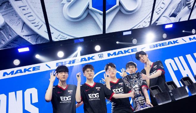 确保球棒以 确保球棒以